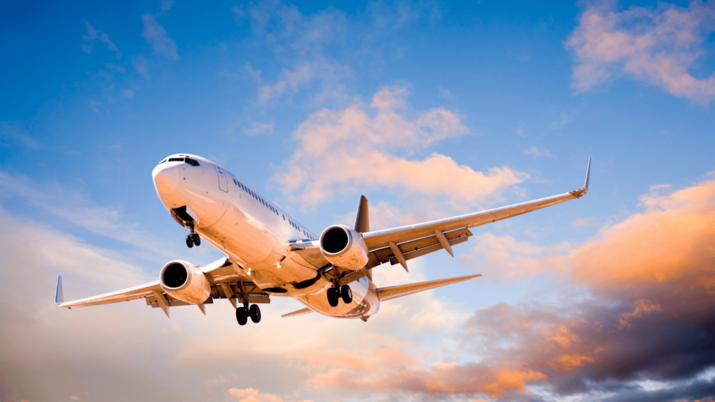 ①航空券(往復)|約15万円